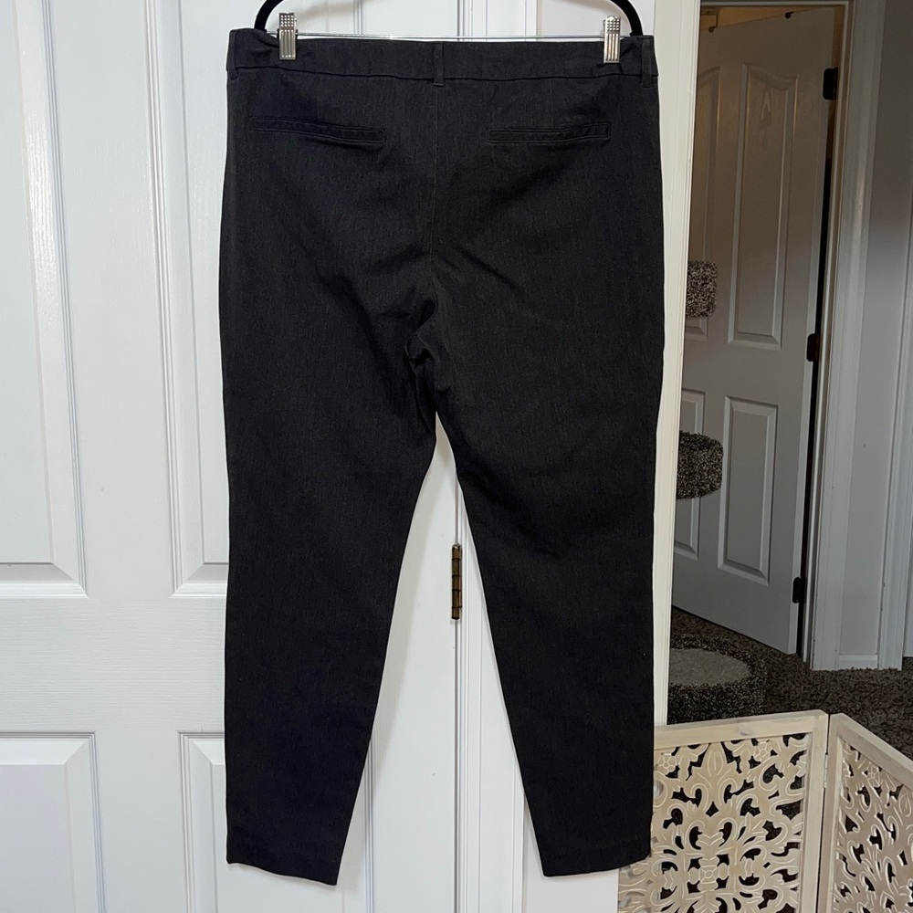 Old Navy Dark Heathered Gray mid rise Pixie pants Size 16 regular - Picture 5 of 8